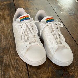 ADIDAS Rainbow Pride Love United Low Top White LEATHER Shoes Womens size 6.5
